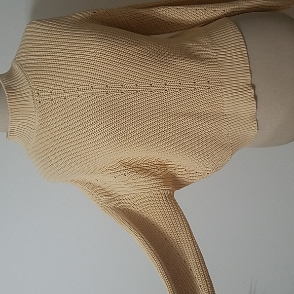 Forever 21, Yellow long sleeves sweater - Picture 2 of 7